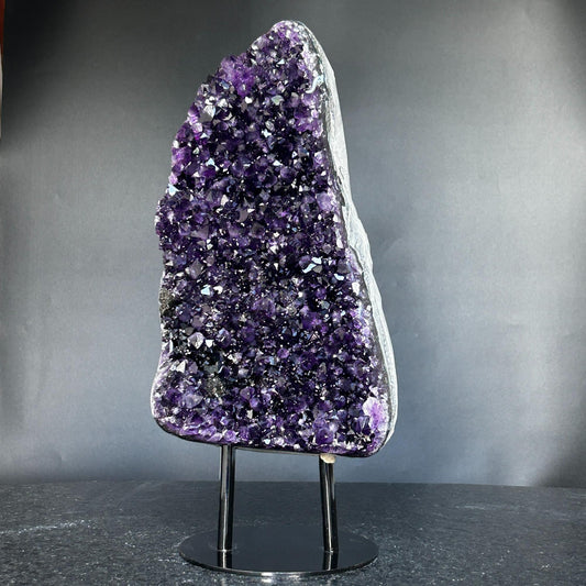 Superb Crystal Geode, Large Cave, Amethyst Crystal for collectors