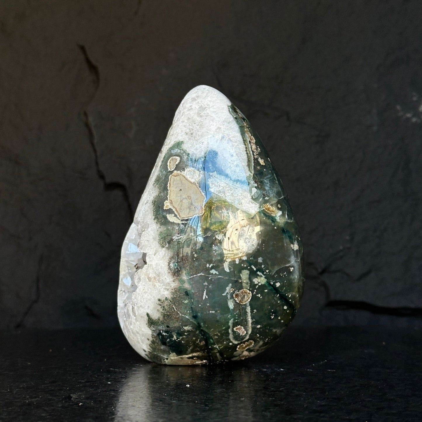 Outstanding Natural Quartz Amethyst Crystal Geode