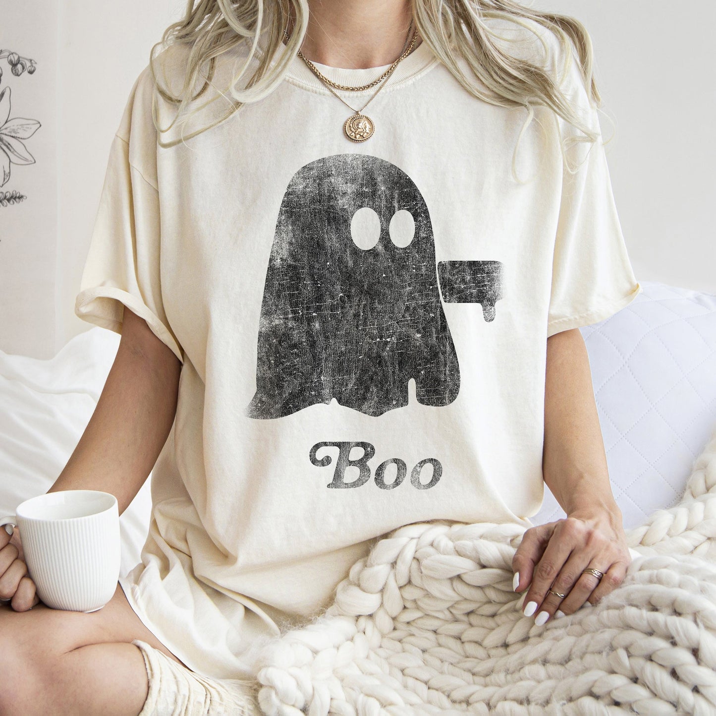 Boo Retro Ghost - Comfort Colors Tshirt