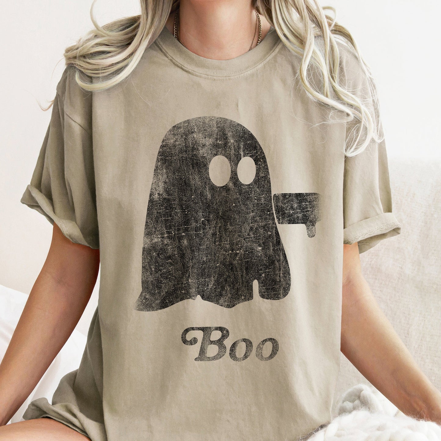 Boo Retro Ghost - Comfort Colors Tshirt