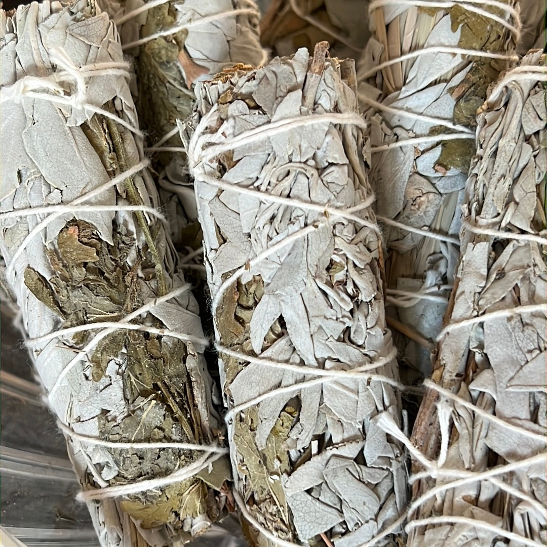 White Sage, Lemongrass & Citronella Smudging Bundles - 4" Sustainably Harvested