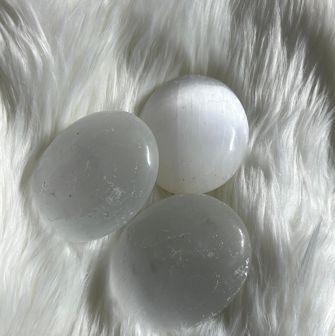 Jumbo Satin Spar Palm stone
