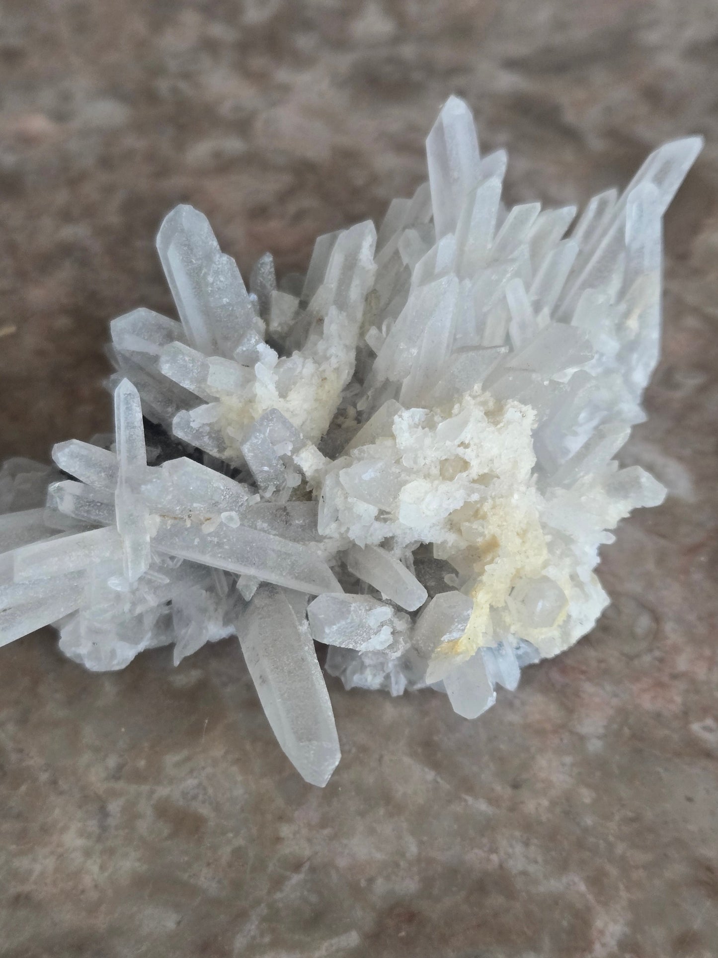 Quartz cluster