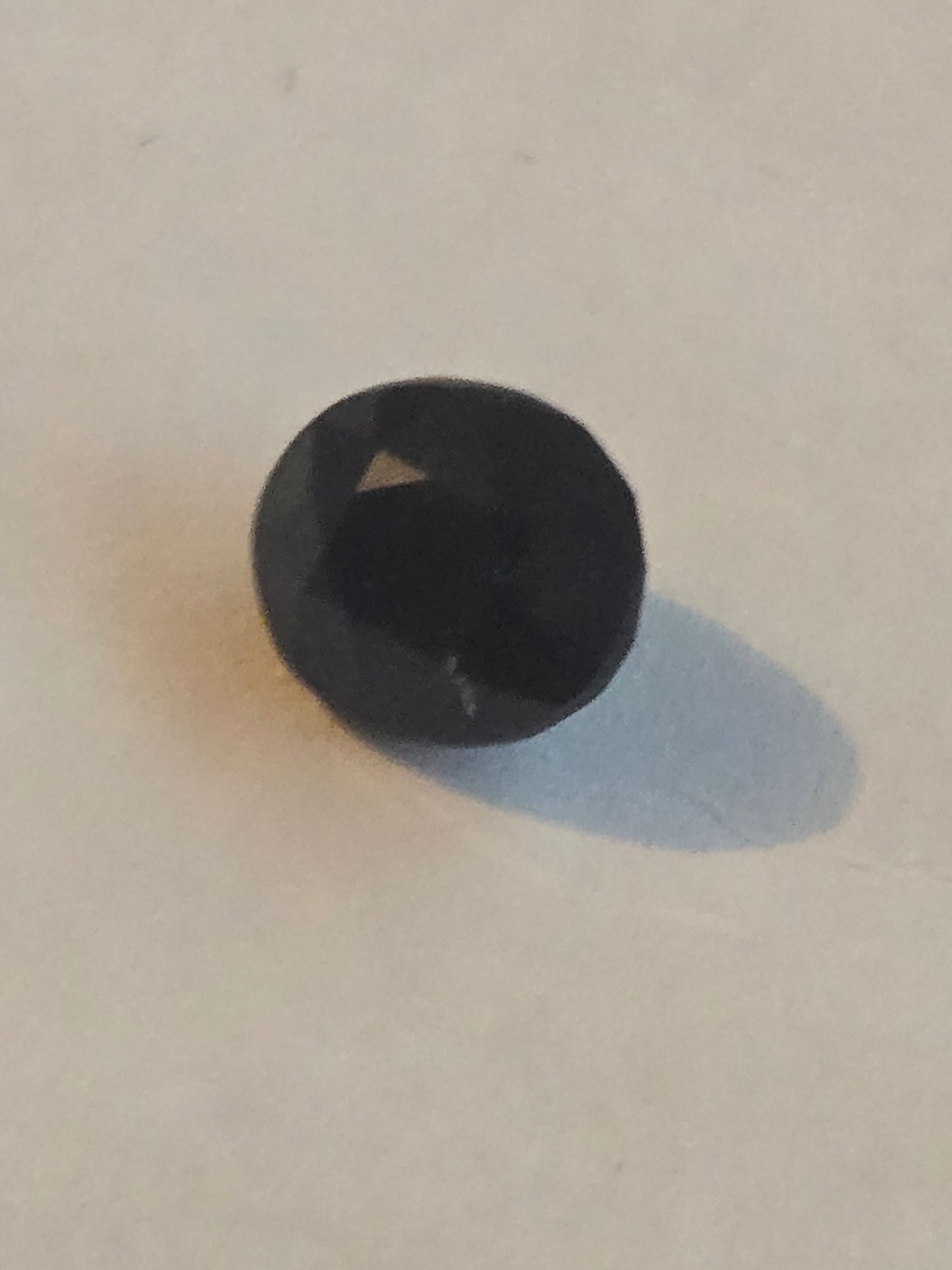 Serendibite facet