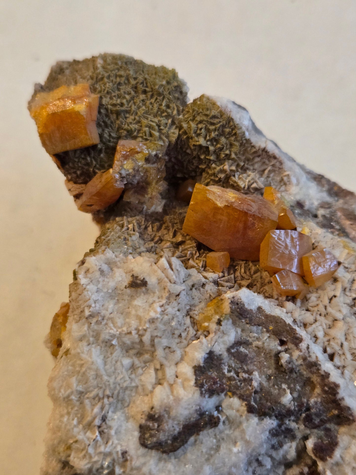 Wulfenite specimen