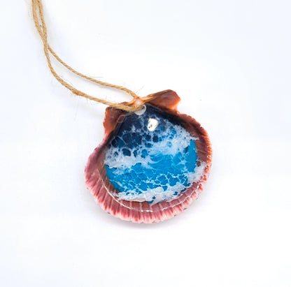 Resin Seascape Scallop Seashell Ornament
