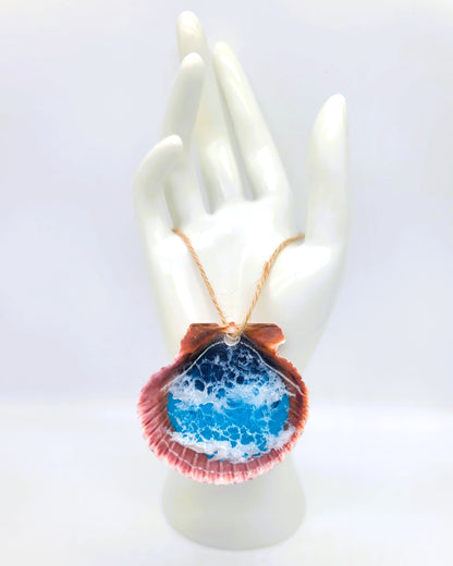 Resin Seascape Scallop Seashell Ornament