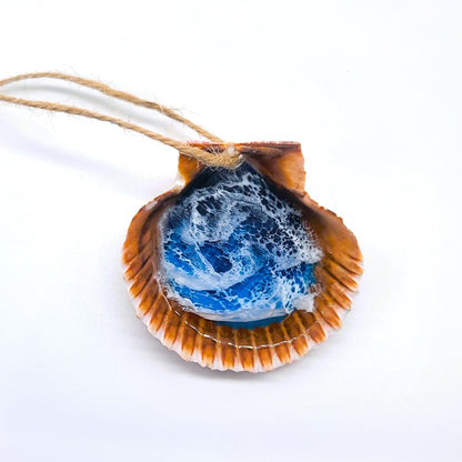 Resin Seascape Scallop Seashell Ornament