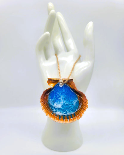 Resin Seascape Scallop Seashell Ornament