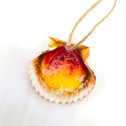 Resin Seascape Scallop Seashell Ornament