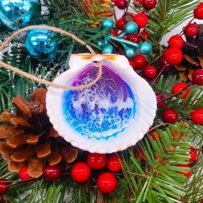 Resin Seascape Scallop Seashell Ornament