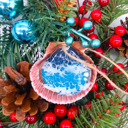 Resin Seascape Scallop Seashell Ornament