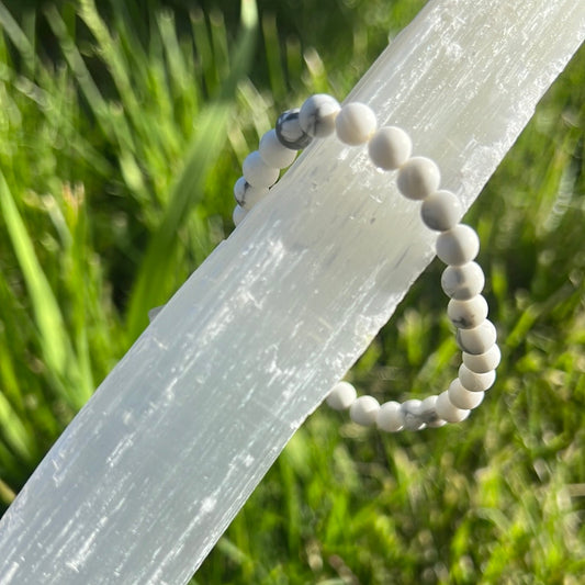 Howlite bracelet - wisdon & knowledge