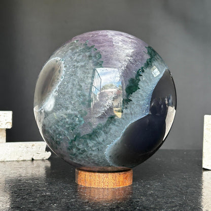 Amethyst giant geode, large amethyst