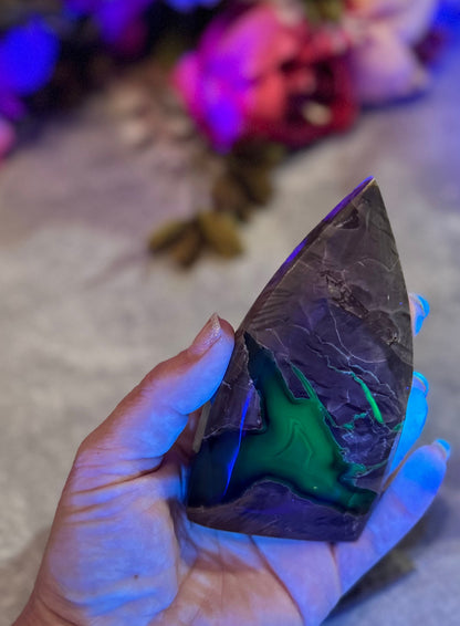 Volcano Agate Teardrop Freeform, UV Fluorescent