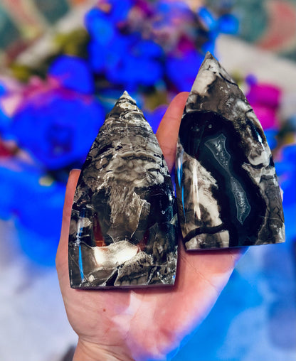 Volcano Agate Teardrop Freeform, UV Fluorescent