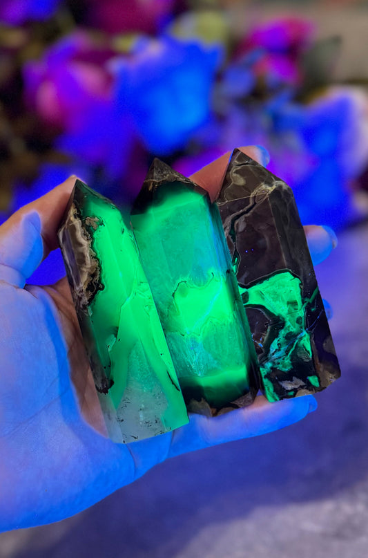 Volcano Agate Towers, UV Fluorescent Crystals