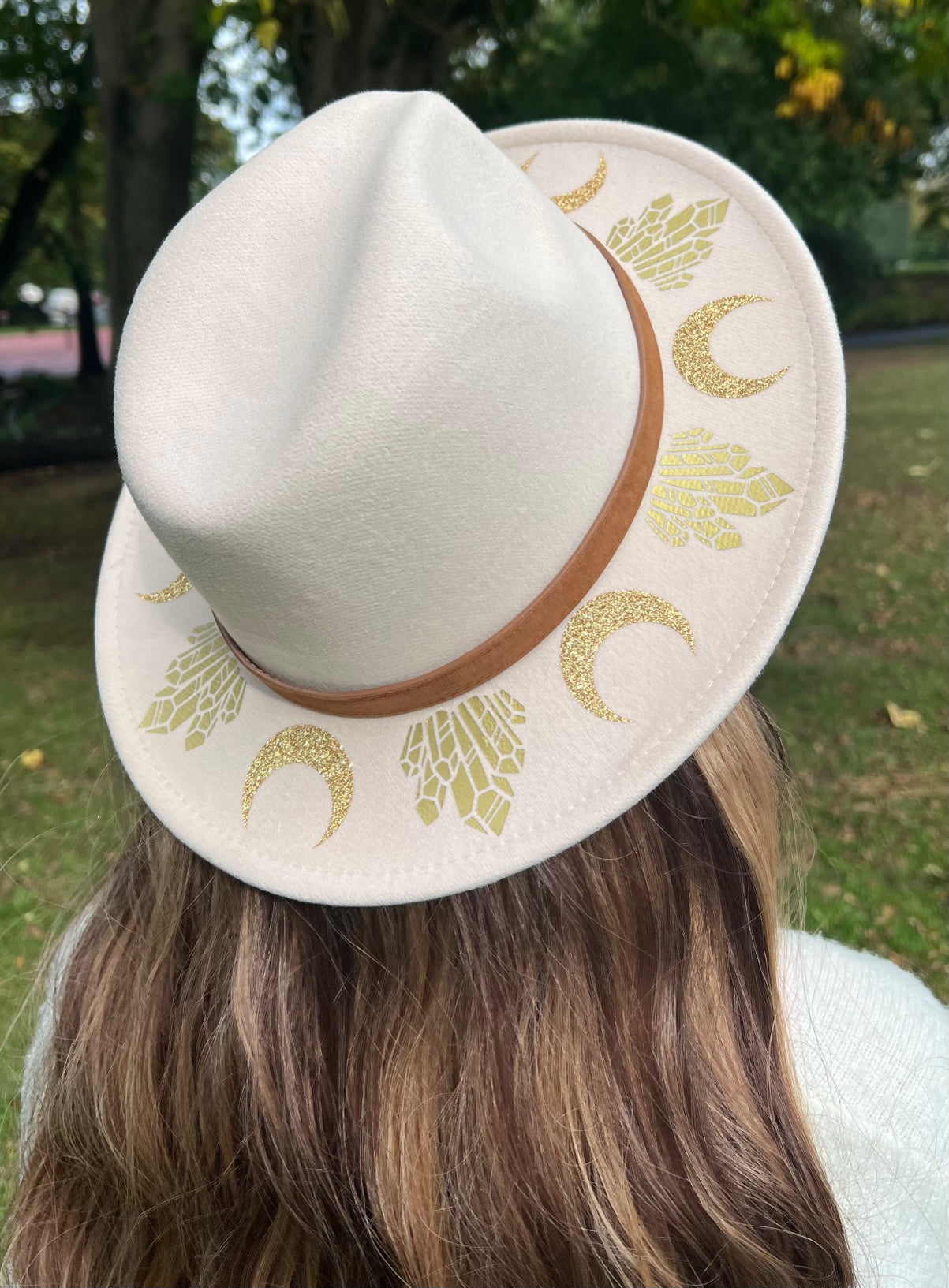 Fox & Fable - Vegan Felt Wide Brim Hat - Cream - Moons and Crystals