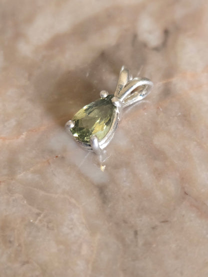 Australian Yellow Green Sapphire Pendant