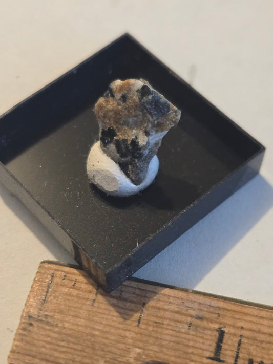 Ferrokentbrooksite Zirsilite Ce