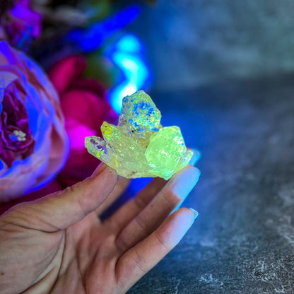 Firefly Petroleum Quartz – Rare Fluorescent Crystal Specimens from Madagascar