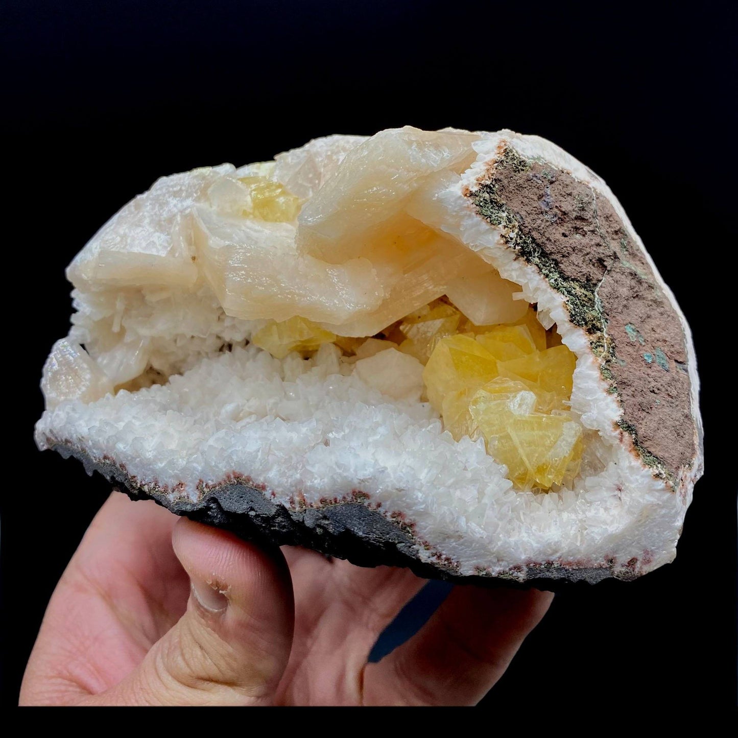 Fluorescent Powellite with Stilbite Inside Heuladnite Geode # Q8