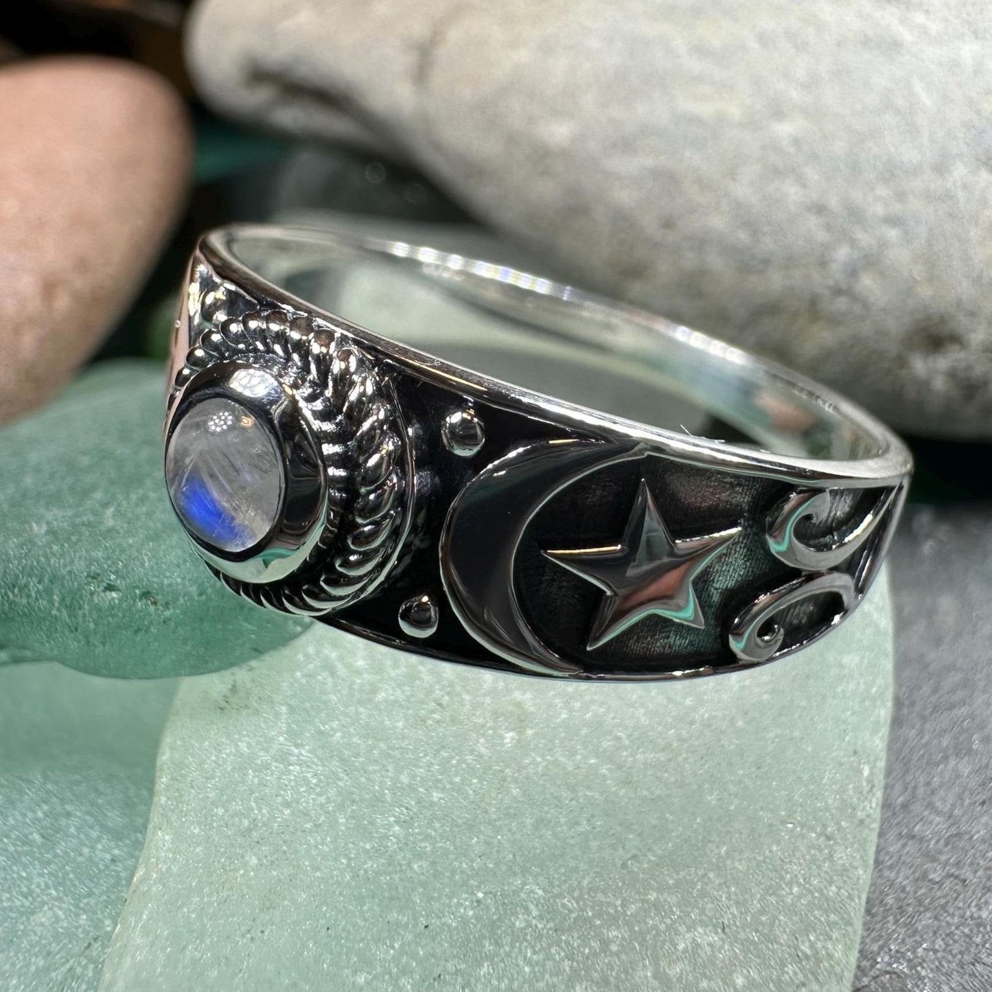 Locasta Crescent Moon Ring