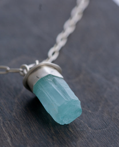 LIGHTED WAY AQUAMARINE NECKLACE