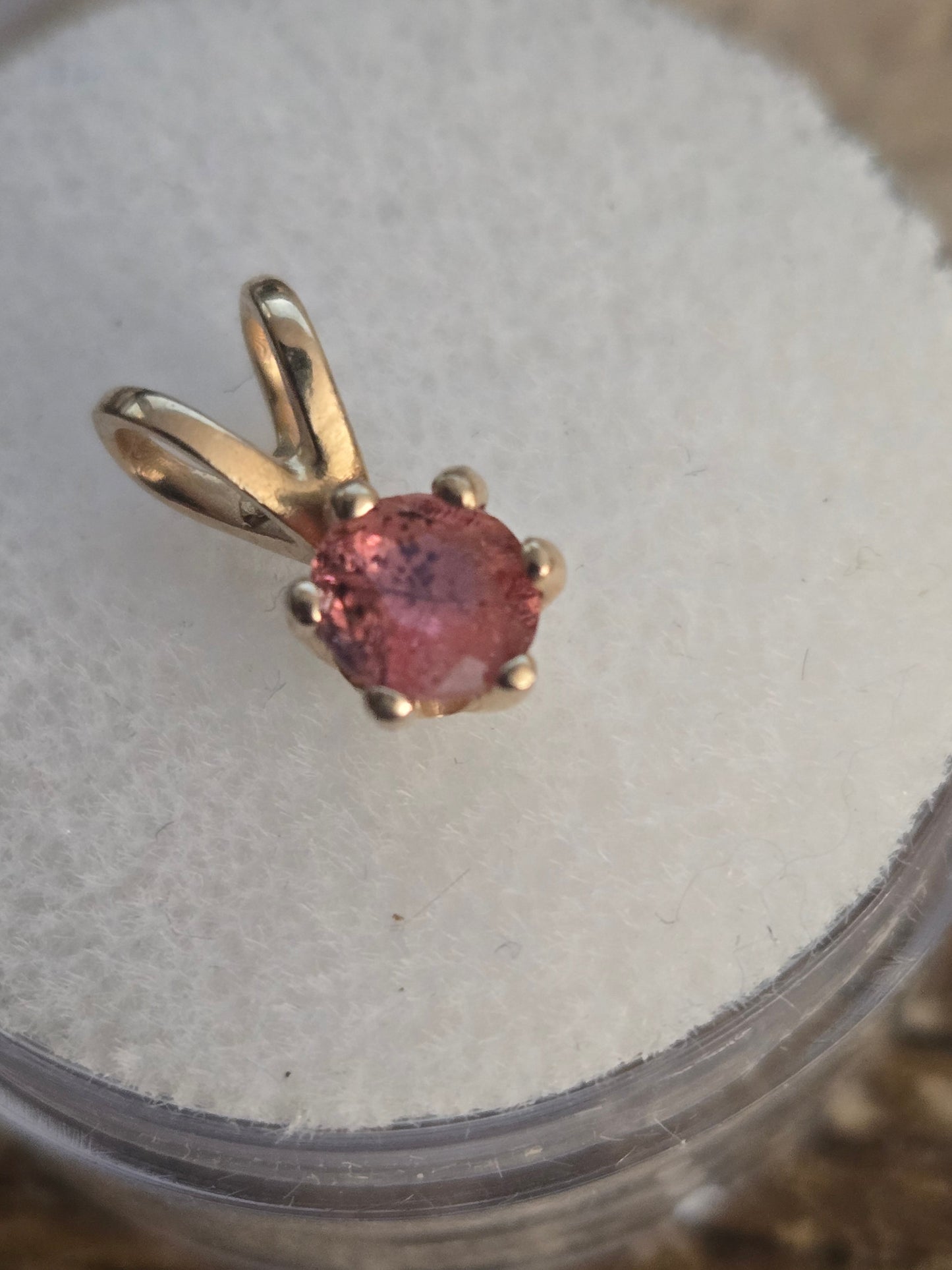 Rare Reddish Vayrynenite pendant in 14k