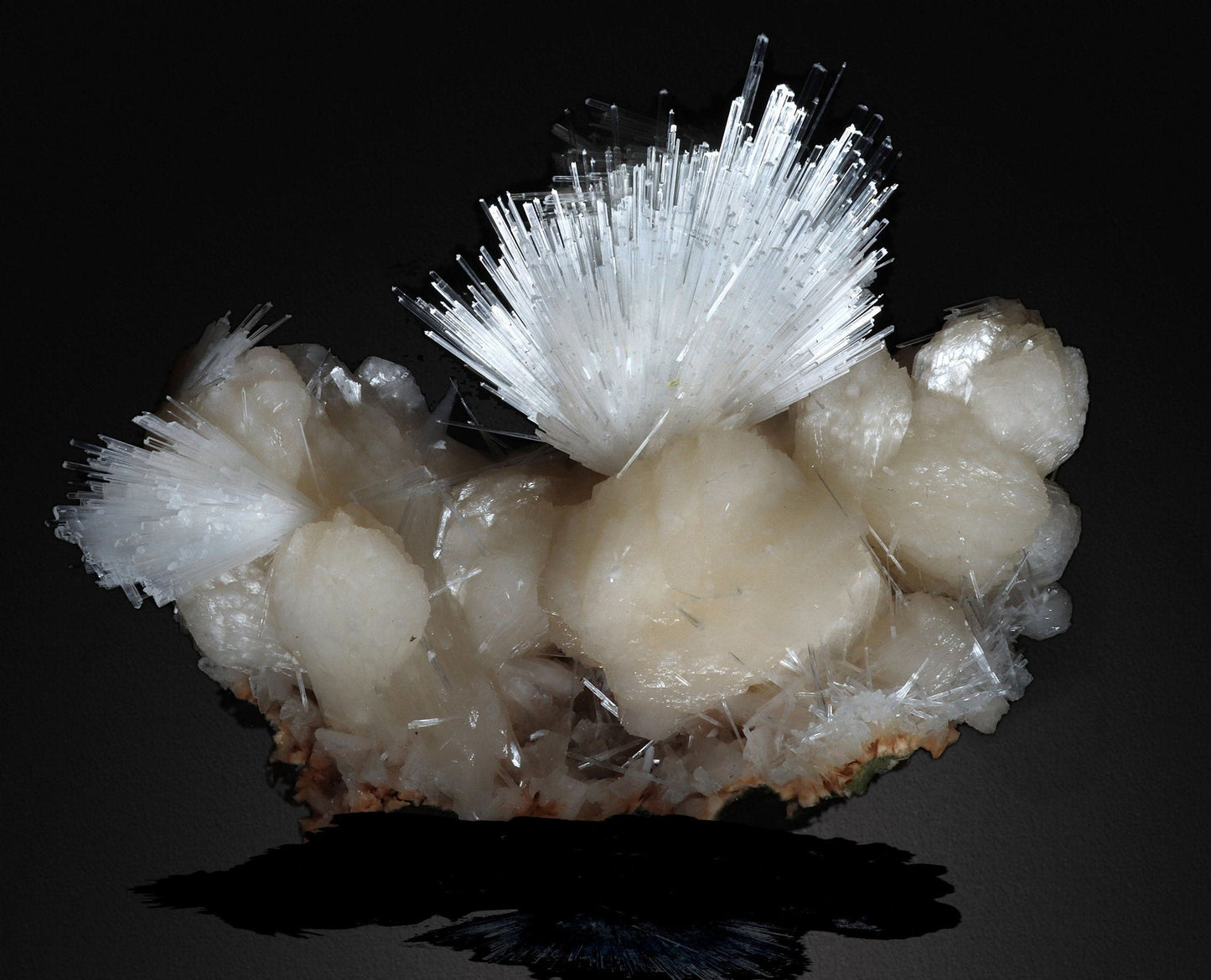 Scolecite Glassy Spray Formation on Stilbite #W04