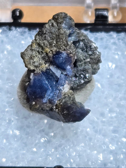 Scorodite crystal