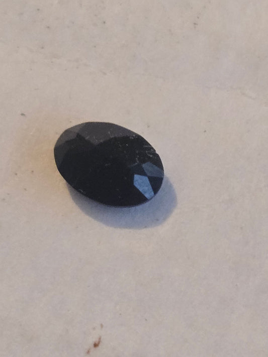 Serendibite facet