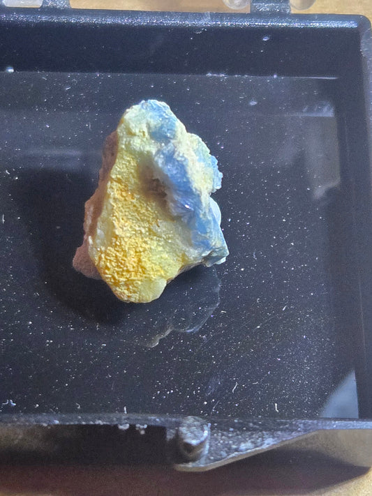 Vauxite with sigloite