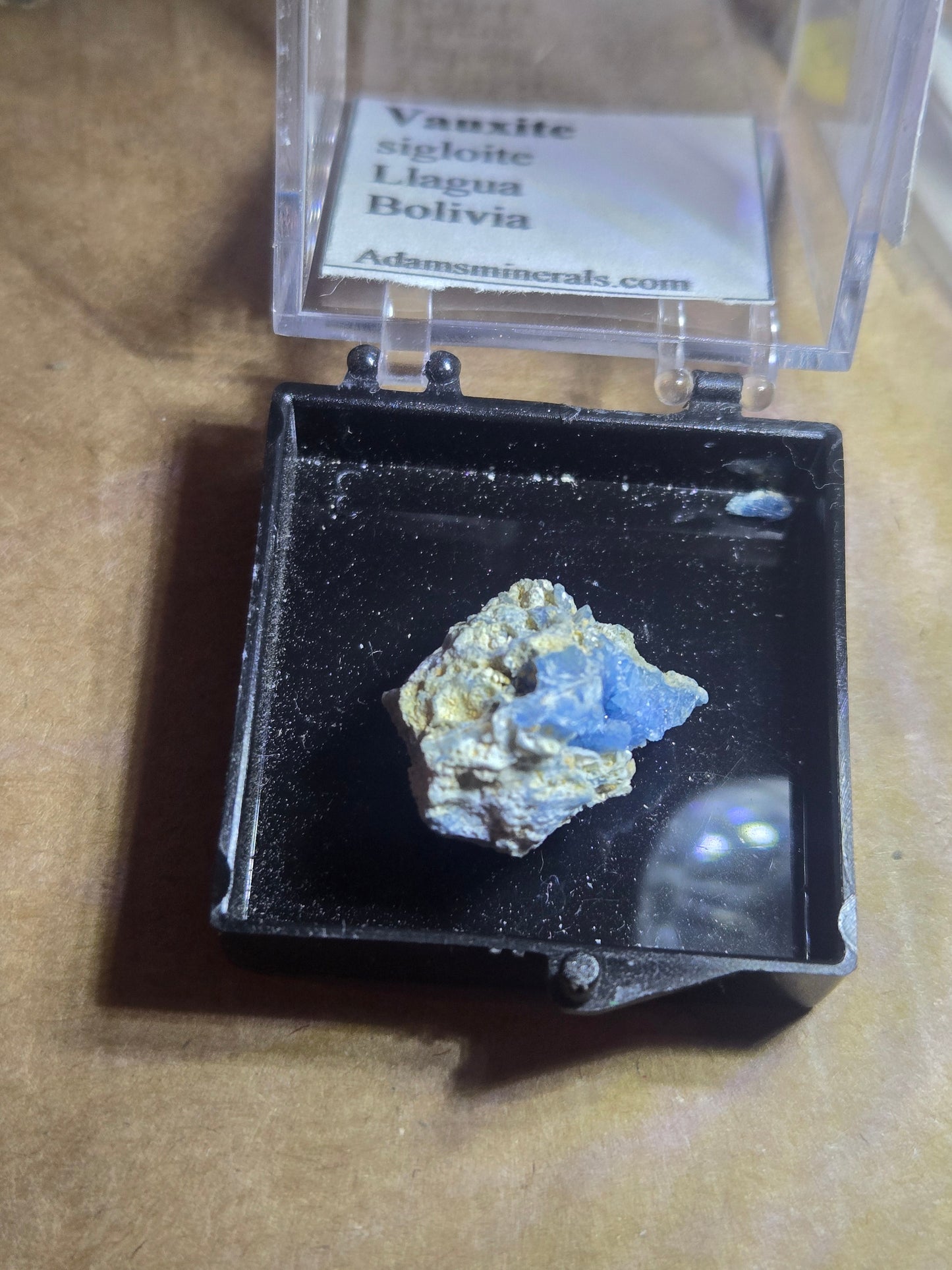 Vauxite with sigloite