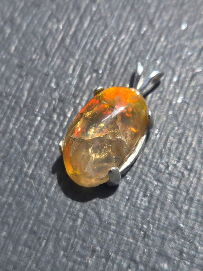 Welo Opal pendant