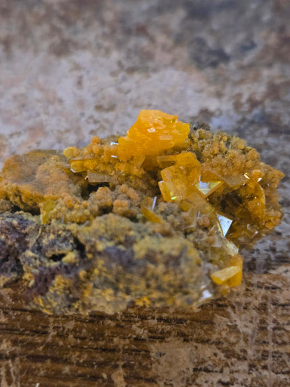 Wulfenite mimetite